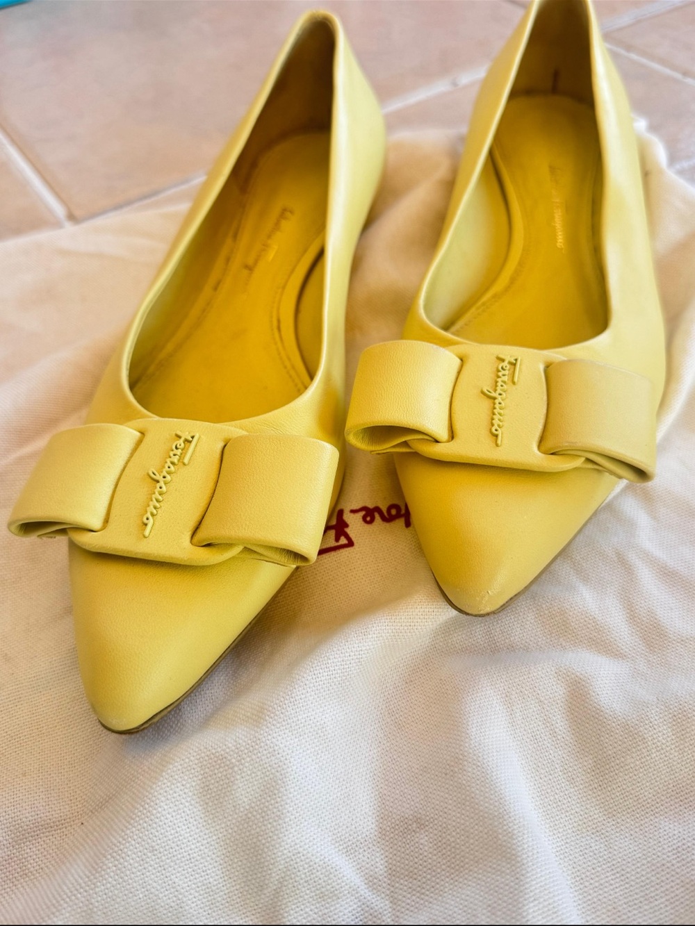 Ferragamo Viva Ballerinas Butler Yellow 37.5 C - Picture 3 of 5